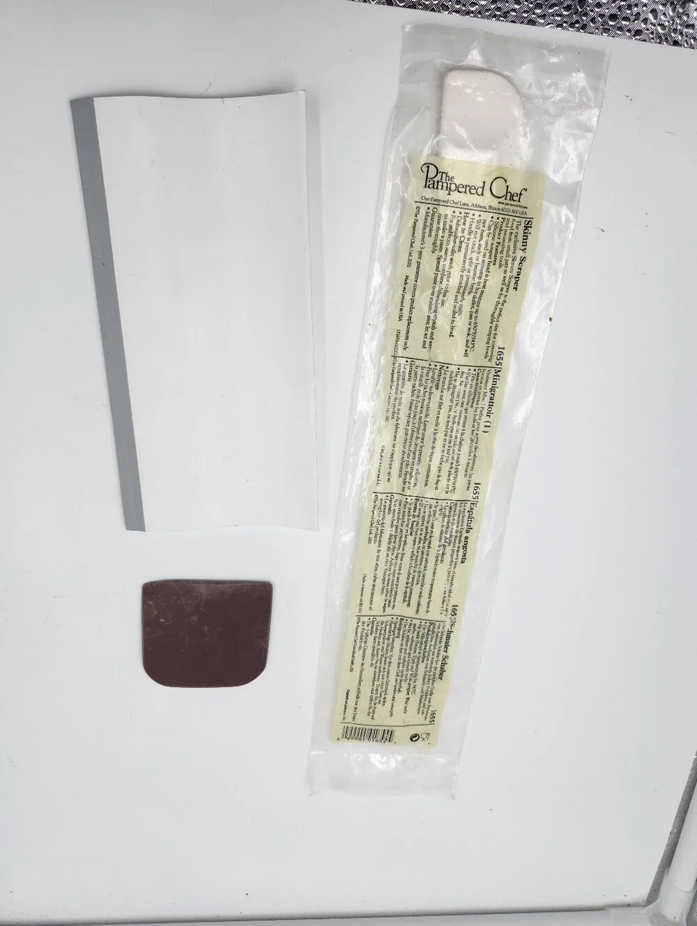 Lot 3 Pampered Chef Skinny Scraper #1655 New in the Package Brown White Scrapers